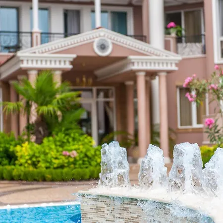 Izida Palace Aparthotel 3*