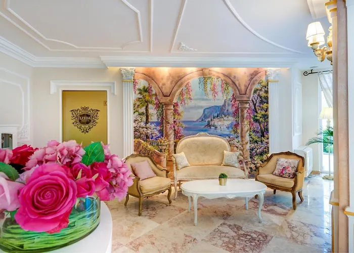 Izida Palace מלון דירות סאני ביץ'