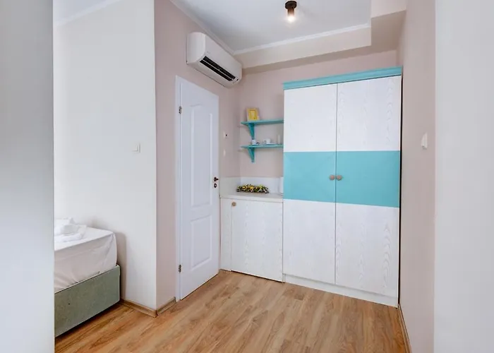 Izida Palace מלון דירות