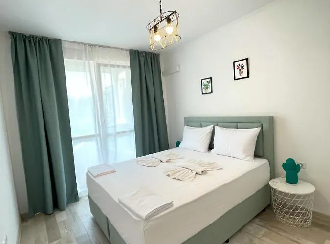 Izida Palace סאני ביץ'