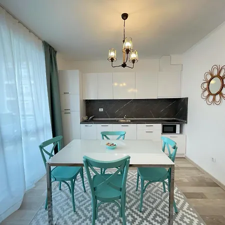 Izida Palace Aparthotel 3*