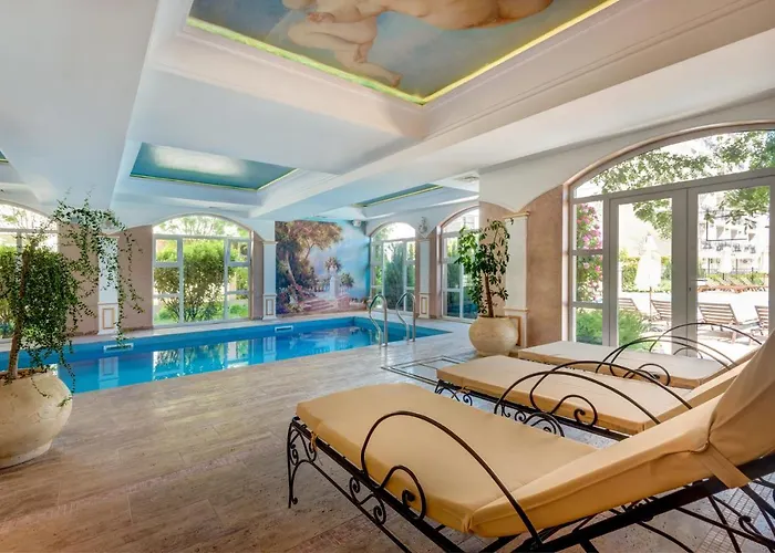 Izida Palace Apartmanhotel Napospart