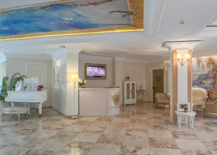 Izida Palace Apartmanhotel Napospart