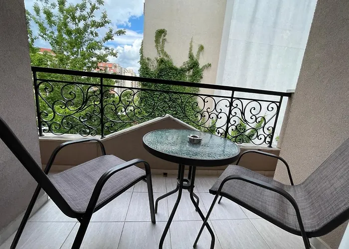 Izida Palace Apartmanhotel Napospart
