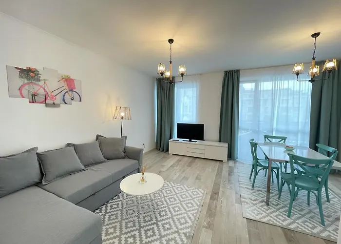 Izida Palace Napospart